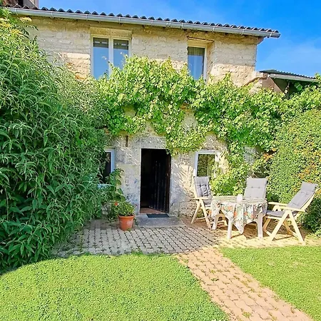 L'atelier, Aire De Loisirs Avec Piscine Marigny (Poitou-Charentes)